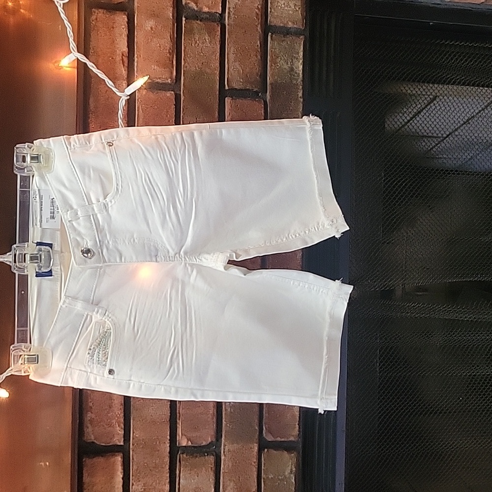 NWT Arizona jean shorts. White in color size 12 girls.